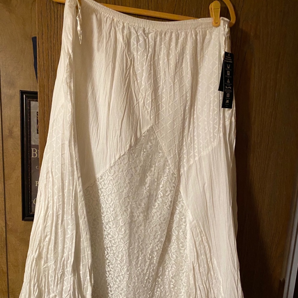 Bright white ankle length skirt Maui design